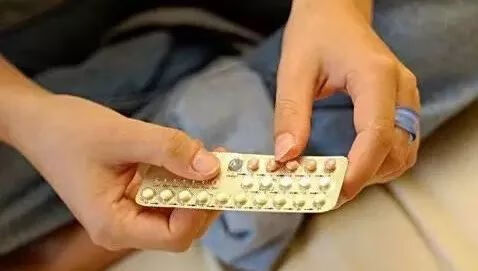 紧急避孕药月经会提前几天(吃完紧急避孕药后月经)