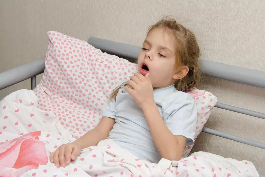 小孩子咳嗽的厉害怎么办(孩子一个劲儿的咳嗽怎么办)