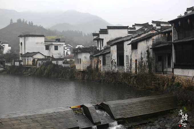 背靠金山的风水(装修背靠金山图片)