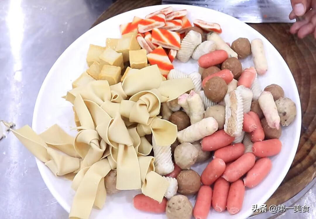请问麻辣香锅怎么做(正宗的麻辣香锅怎么做)