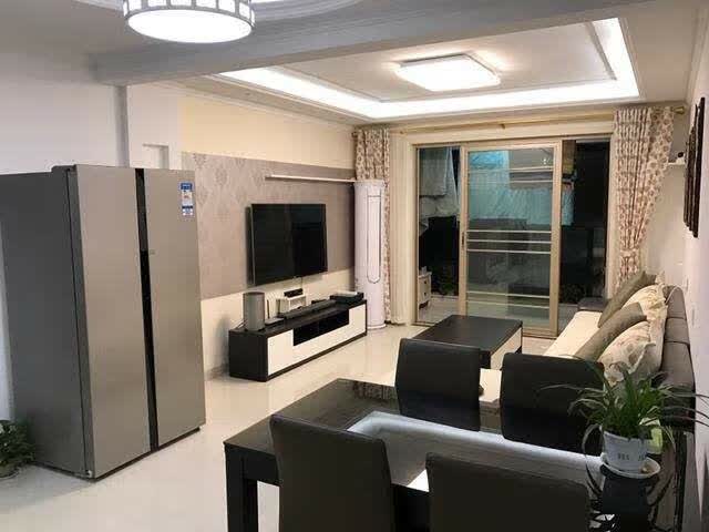冰箱对门放有什么讲究风水(冰箱门对着窗户风水)