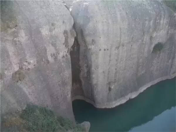 方山正门是哪个门(大门对山怎么化解)