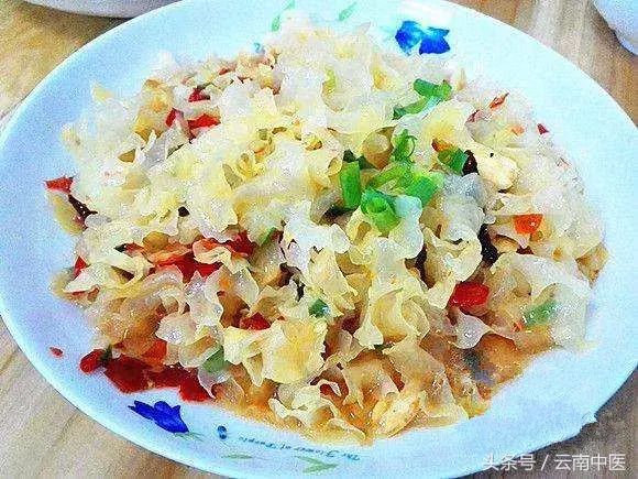 银耳的作用有哪些(银耳有什么作用和功效)