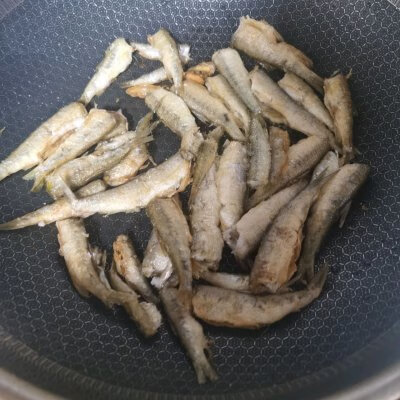 鱼汤的做法步骤(做鱼汤的步骤)