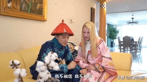 笑出猪叫表情包(笑出猪叫gif)