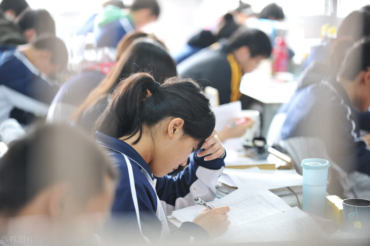 低分报志愿有哪些技巧一(报志愿看平均分还是最低分)