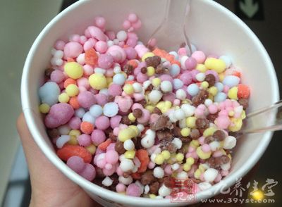 叶酸片可以治白头发吗(叶酸可以治白发吗)