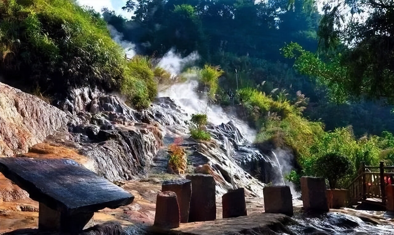 7月份适合去哪里旅游?(七月份自驾游适合去哪里旅游)