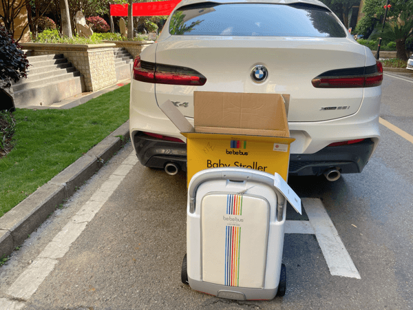 婴儿小车四轮手推车(婴儿推车八个轮子和四个轮子)