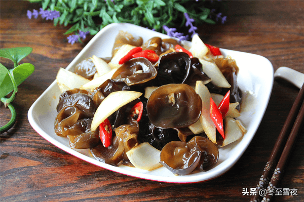 黑木耳的做法(炒黑米的做法大全)