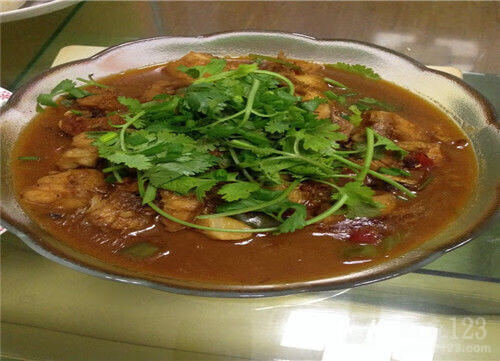 鲶鱼炖豆腐怎么炖(豆腐鲶鱼做法)