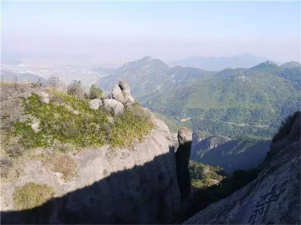 方山正门是哪个门(大门对山怎么化解)