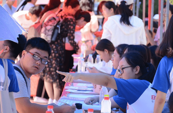 学院和大学的区别?(学院与大学有什么区别 哪个好)