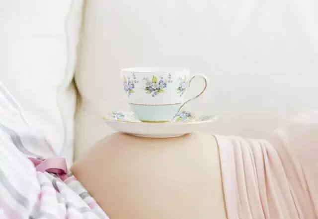 怀孕可不可以喝茶旪茶(怀孕到底能不能喝茶)