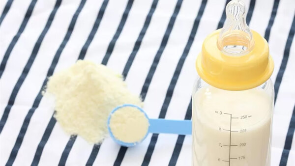 新生婴儿奶粉用量(新生儿一段奶粉)