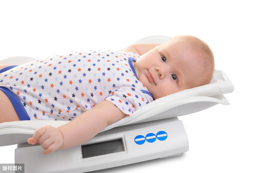 一岁宝宝身高体重标准是多少正常(一岁宝宝长几颗牙齿正常)