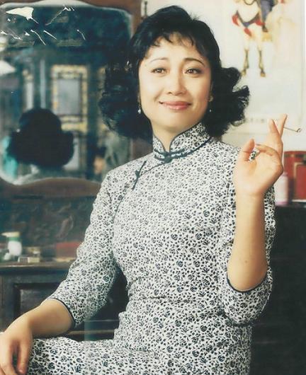 但自己却不懂得珍惜,任性地以为徐松子给予他的一切都是理所应当,最终
