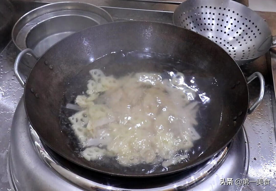 请问麻辣香锅怎么做(正宗的麻辣香锅怎么做)
