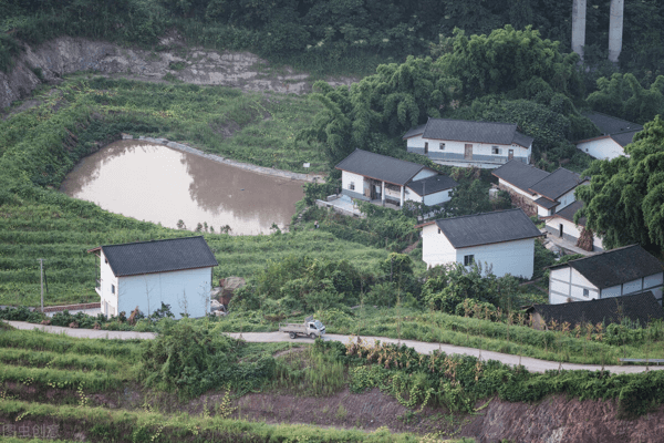 建在水上的房子风水好不好(建房子看风水)