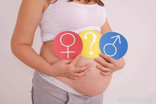 几个月可以看出女孩男孩(查男孩女孩几个月最准)