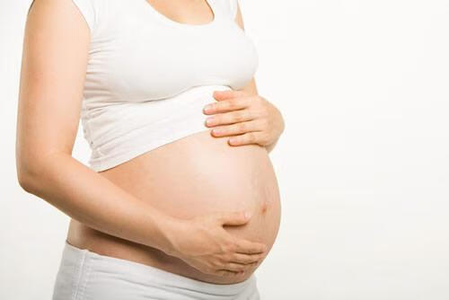 怀孕三个月症状表现(怀孕3个月症状)