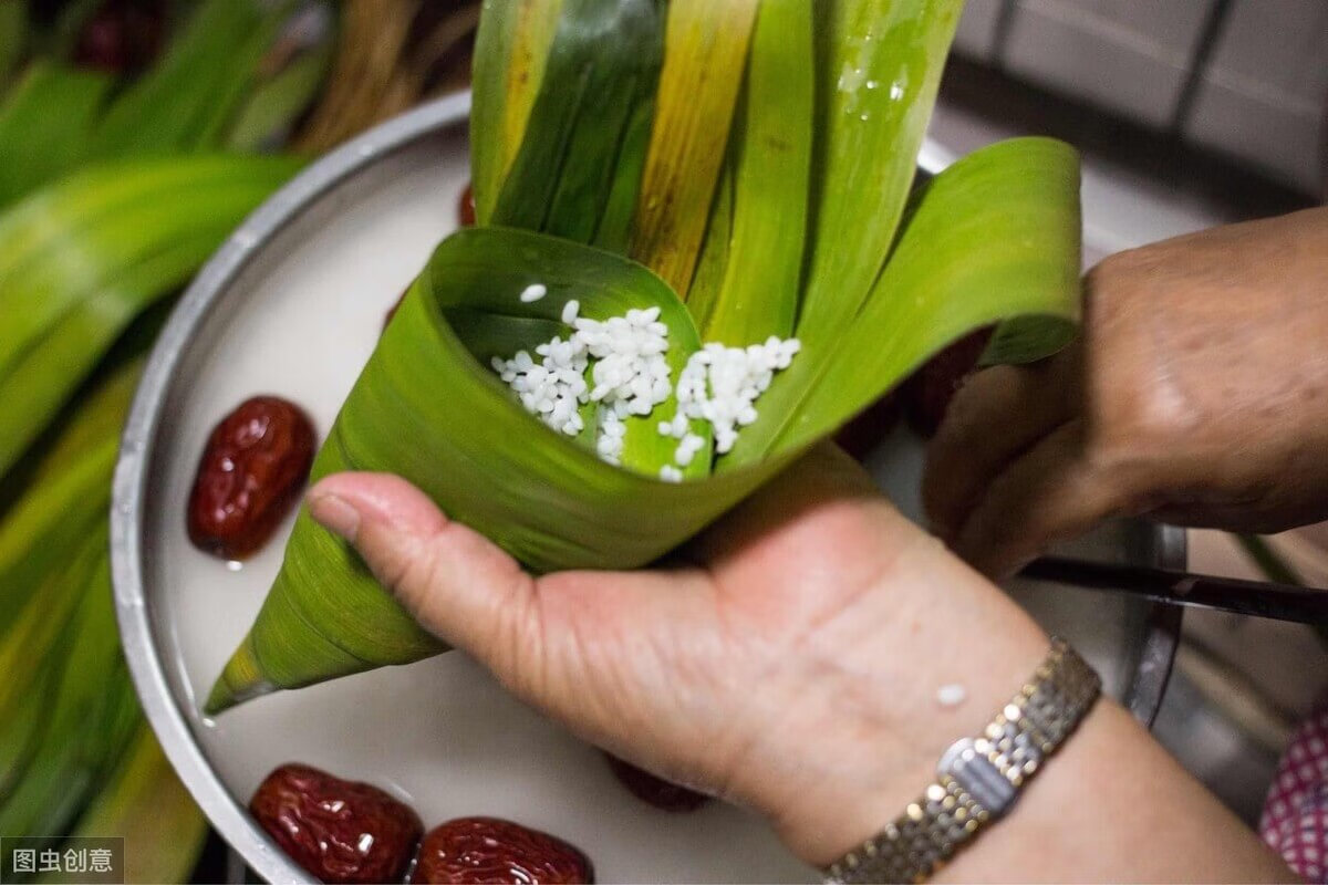 生粽子蒸多久才能熟(生粽子隔水蒸多久能熟)