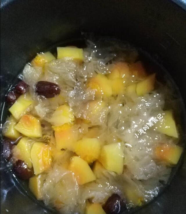 木瓜银耳汤的做法大全(牛奶木瓜银耳汤的做法)