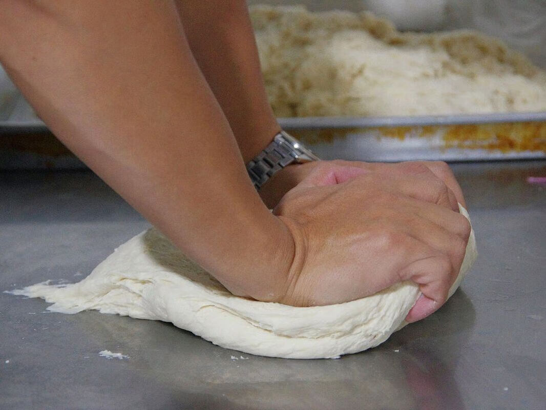 饺子皮的做法步骤(用不完的饺子皮新吃法)