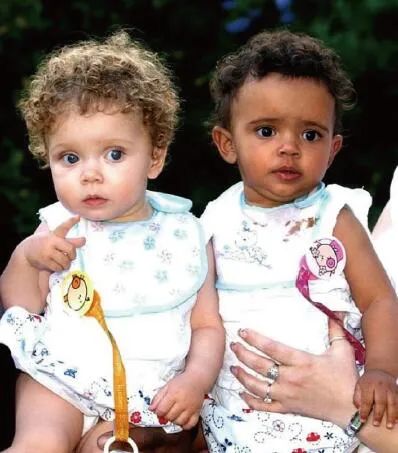 双胞胎形成的原因(双胞胎种类和原因)