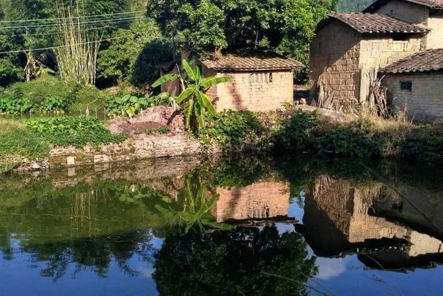 屋后有水沟风水好不好(屋后有水小水沟)