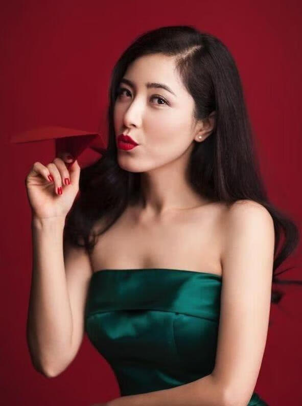 曾黎个人资料简介简历岁曾黎气质惊艳身材有料这位女神真是让人迷醉啊