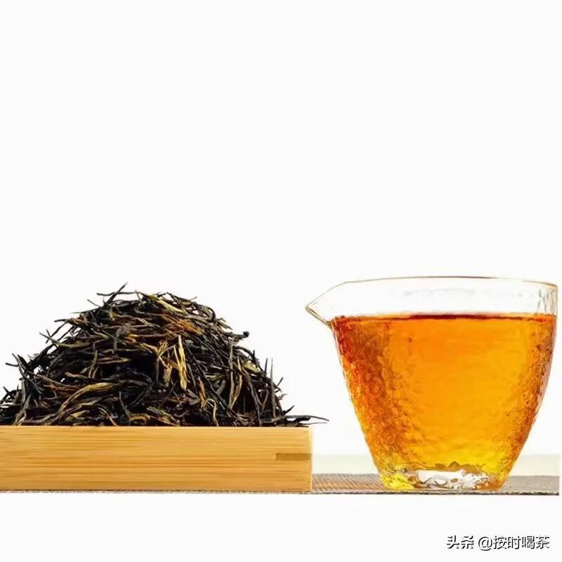 秋季喝什么茶好呢(秋季宜饮用哪种茶)