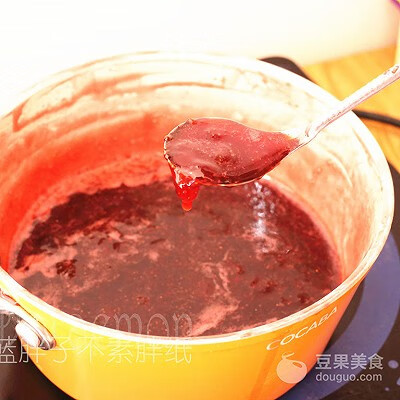草莓如何做草莓酱(草莓酱的家常做法)
