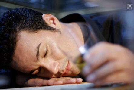 喝酒前吃什么(大量饮酒之前需要喝什么)