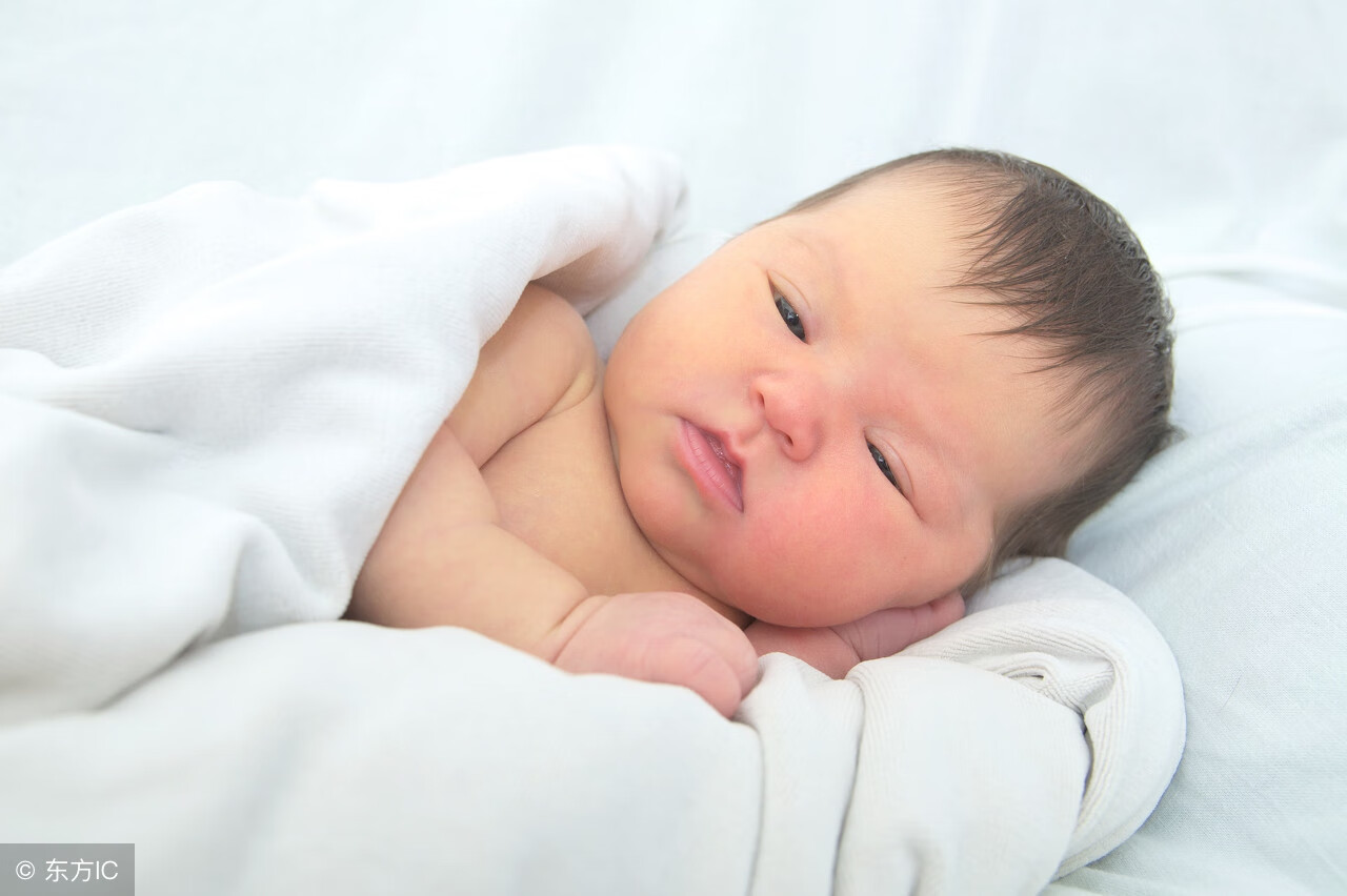 婴儿黄疸图片(出生婴儿黄疸正常范围)