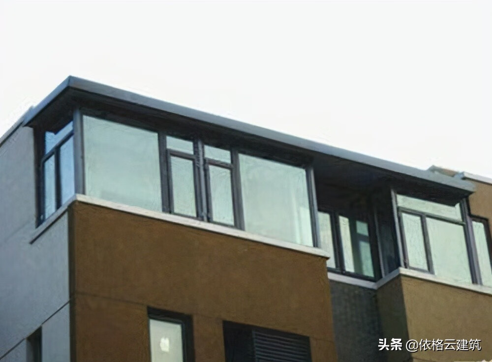 一般的窗户玻璃大小(客厅窗户多大风水好)