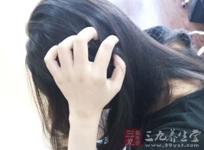 头皮发麻是怎么回事,怎么解决(头皮发麻怎么解决)