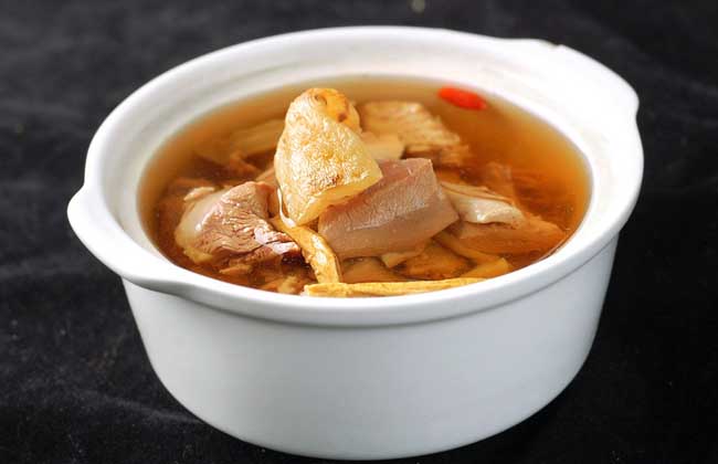 天麻炖鸽子的功效(天麻炖鸽子的做法和功效)