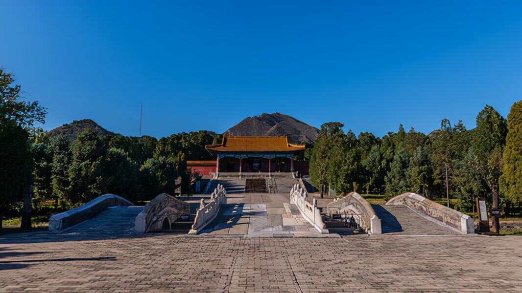 此处风水寂静(繁华的寂静)