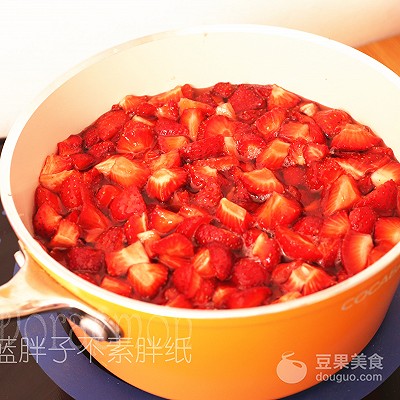 草莓如何做草莓酱(草莓酱的家常做法)