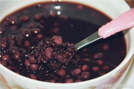 黑米的功效与作用点(黑米的功效与作用及禁忌)