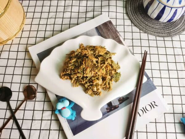 香椿炒蛋怎样做(香椿芽炒蛋)