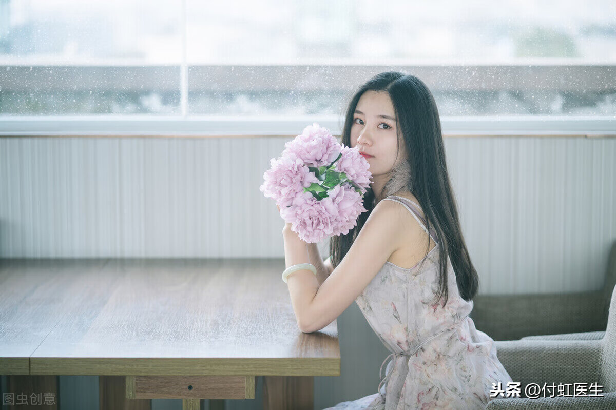 快要来月经前出血(月经前出血是怎么回事)