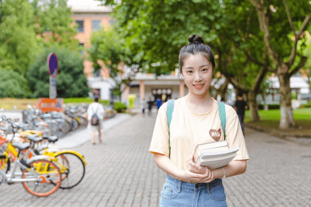 女孩子读什么专业好一点(女生选择什么专业好)