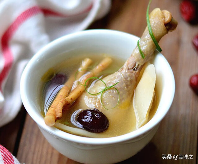 鸡汤(鸡汤的功效与作用)