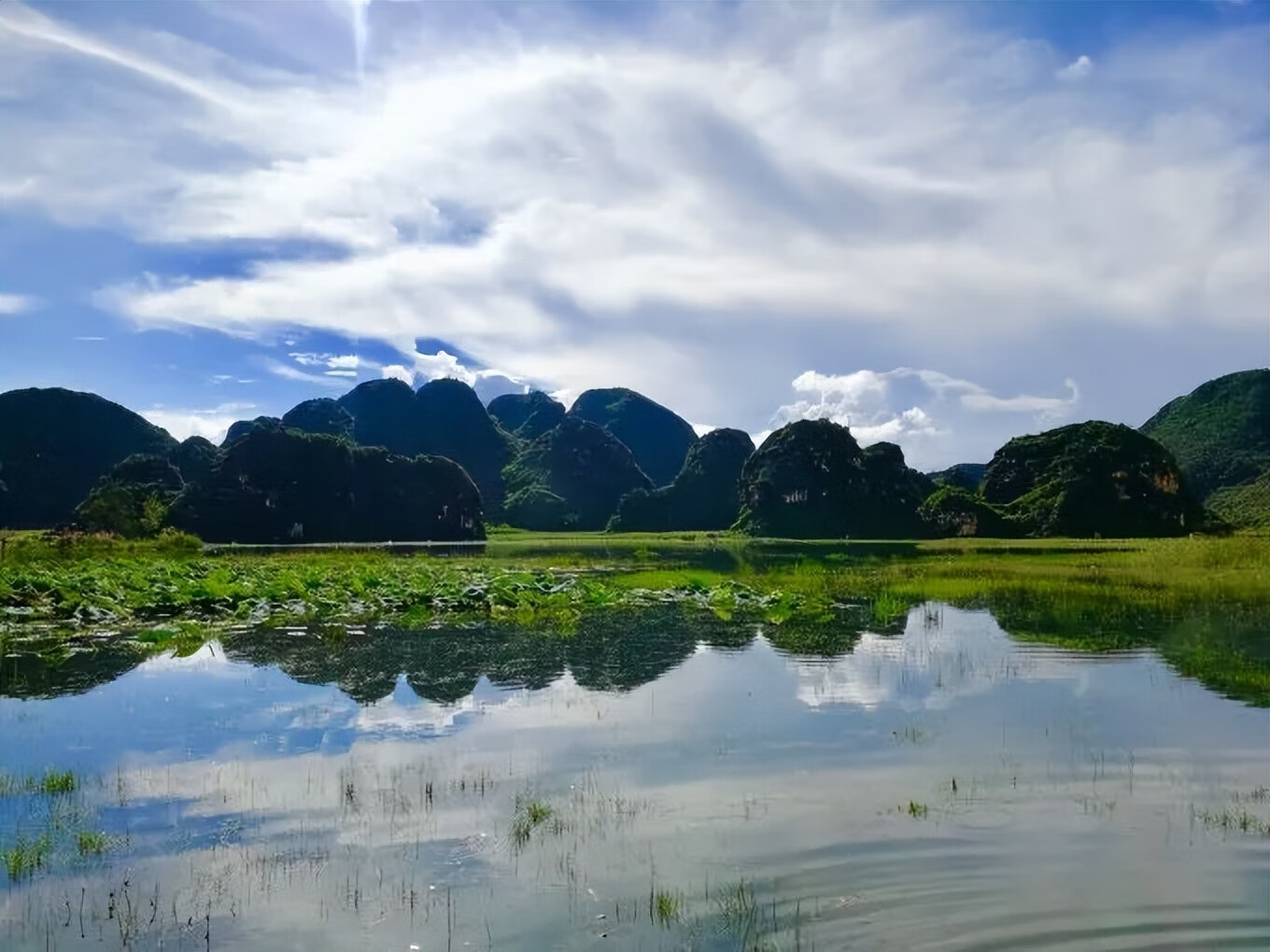 7月份适合去哪里旅游?(七月份自驾游适合去哪里旅游)