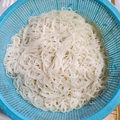 米粉怎么吃好(纯大米粉能做什么吃的)