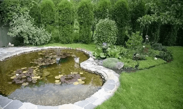 在房顶建水池可以吗风水(房屋后有水池风水好不好)