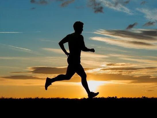 跑步减肥最佳时间和时长(跑步减肥的最佳时间是几点)