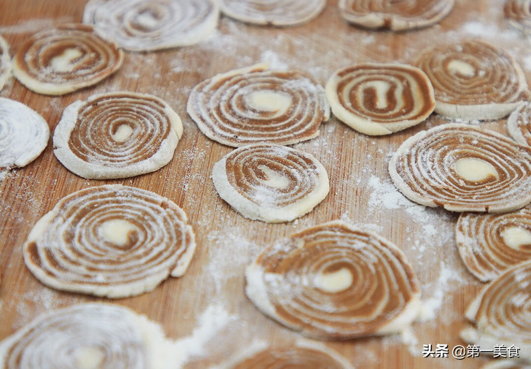 面粉的100种做法大全图片(普通面粉的做法大全)